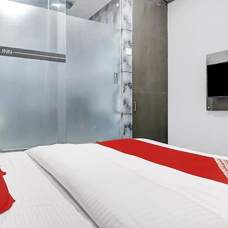 Oyo Flagship Hotel Royal Inn Σουράτ Εξωτερικό φωτογραφία