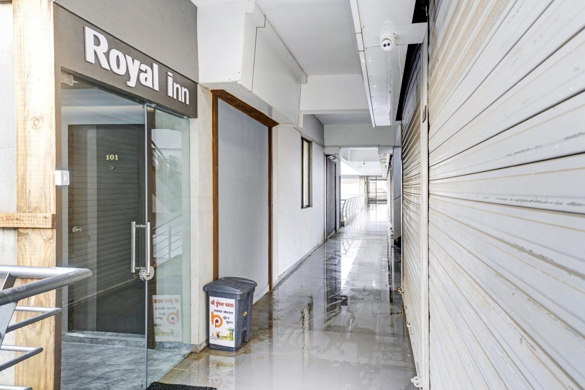 Oyo Flagship Hotel Royal Inn Σουράτ Εξωτερικό φωτογραφία